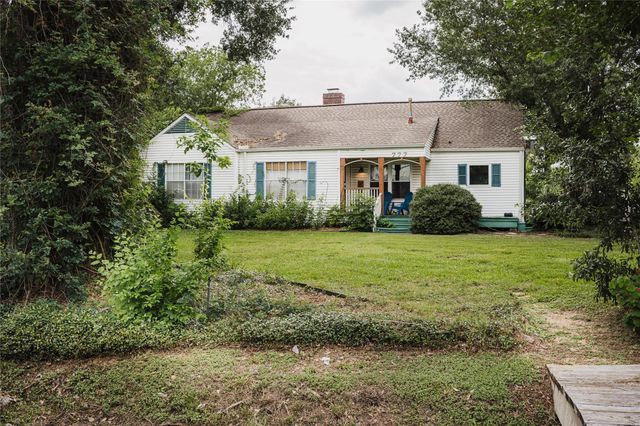 777 Sue Barnett Drive, Houston, TX 77018
