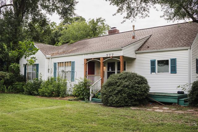 777 Sue Barnett Drive, Houston, TX 77018