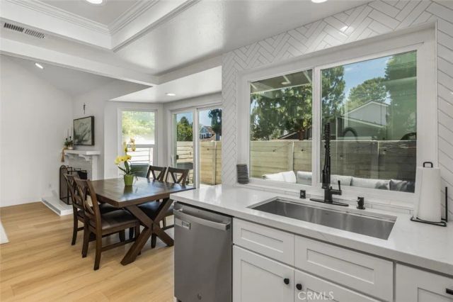 20 Marigold 15, Irvine, CA 92614