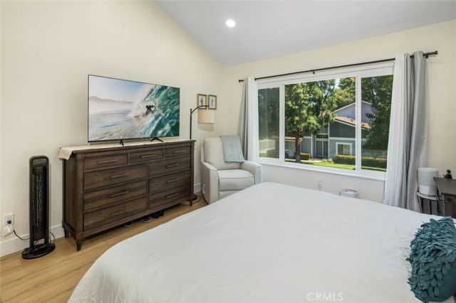 20 Marigold 15, Irvine, CA 92614