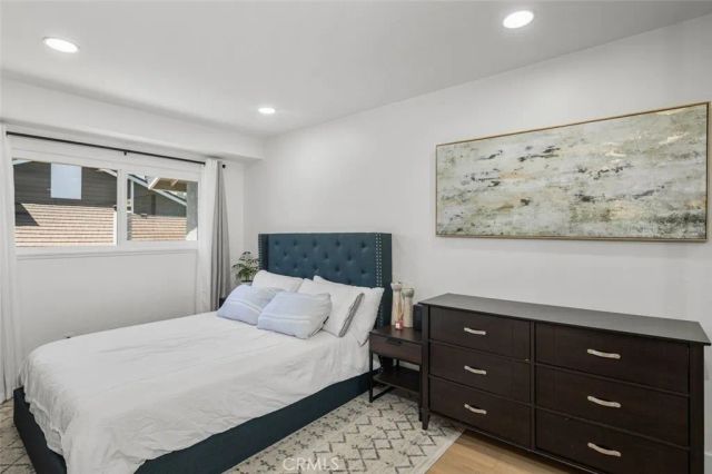 20 Marigold 15, Irvine, CA 92614