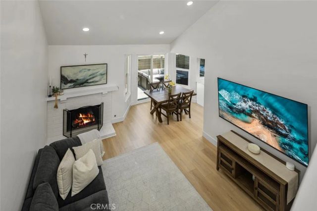 20 Marigold 15, Irvine, CA 92614