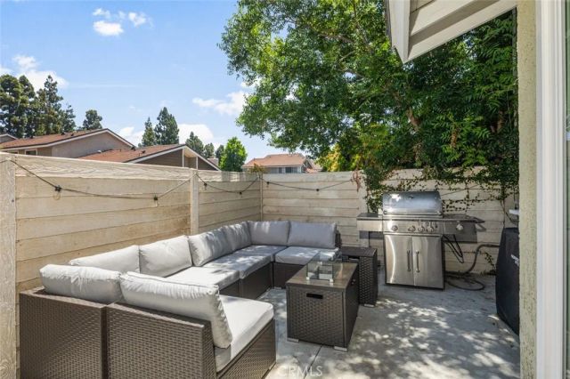 20 Marigold 15, Irvine, CA 92614