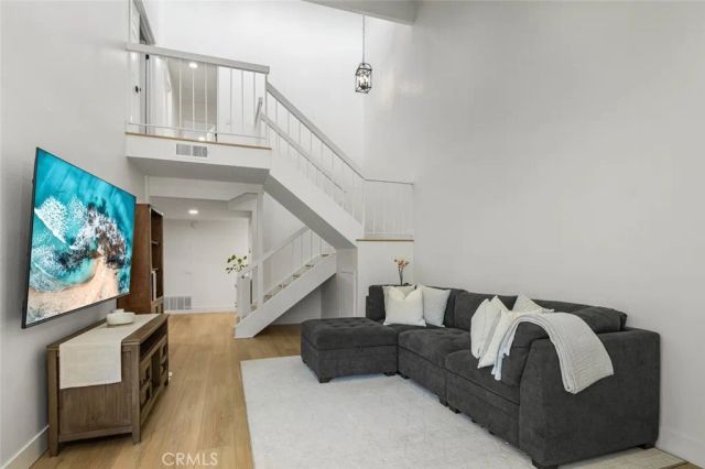 20 Marigold 15, Irvine, CA 92614