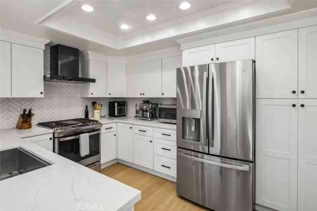 20 Marigold 15, Irvine, CA 92614