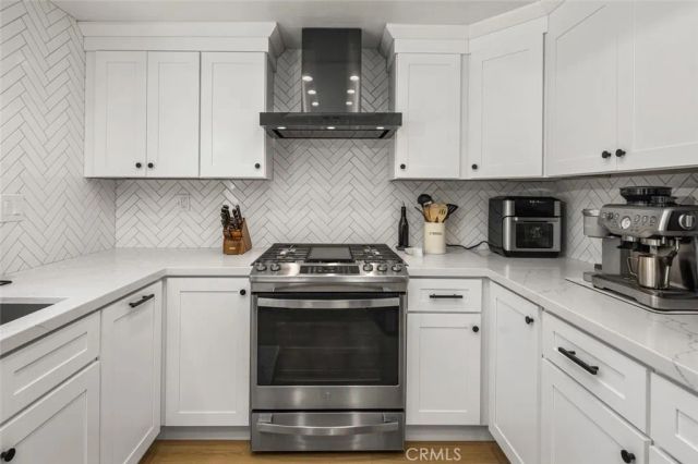 20 Marigold 15, Irvine, CA 92614