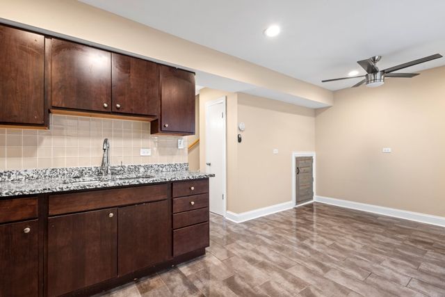 2101 S 4th Avenue B, Maywood, IL 60153