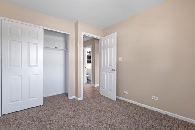 2101 S 4th Avenue B, Maywood, IL 60153