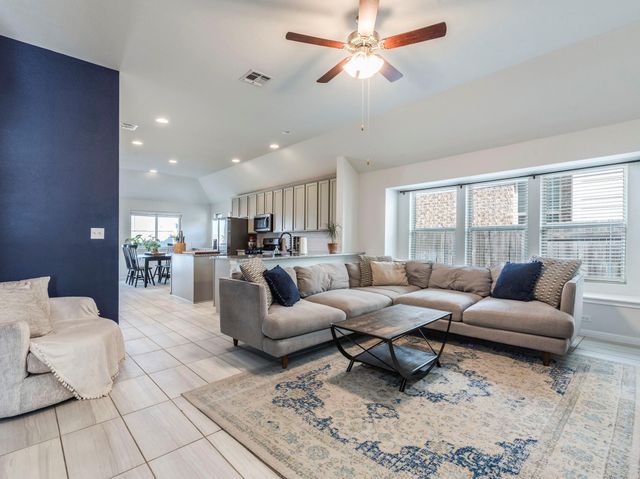 372 Spinnaker LOOP, Kyle, TX 78640