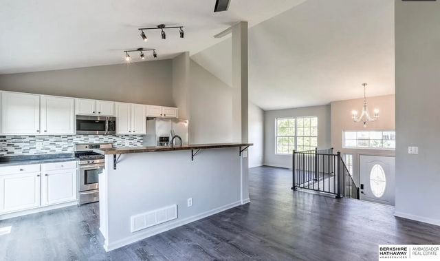 16733 Patrick Avenue, Omaha, NE 68116