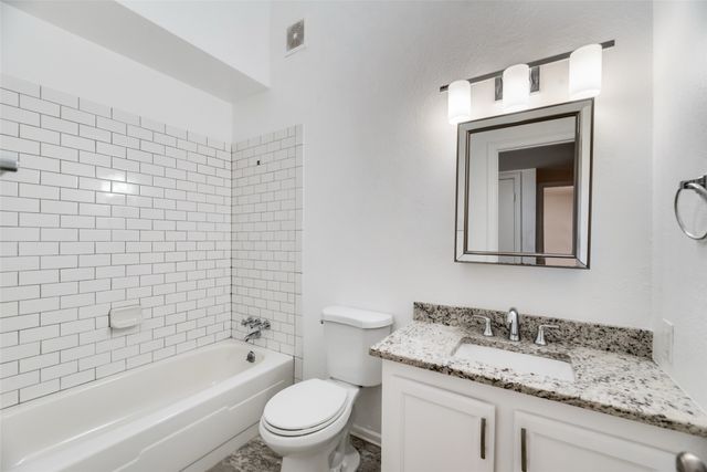 3940 Dalgreen Circle, Dallas, TX 75214