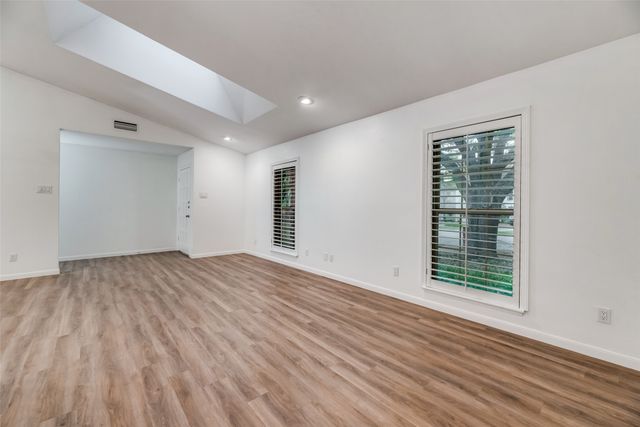 3940 Dalgreen Circle, Dallas, TX 75214