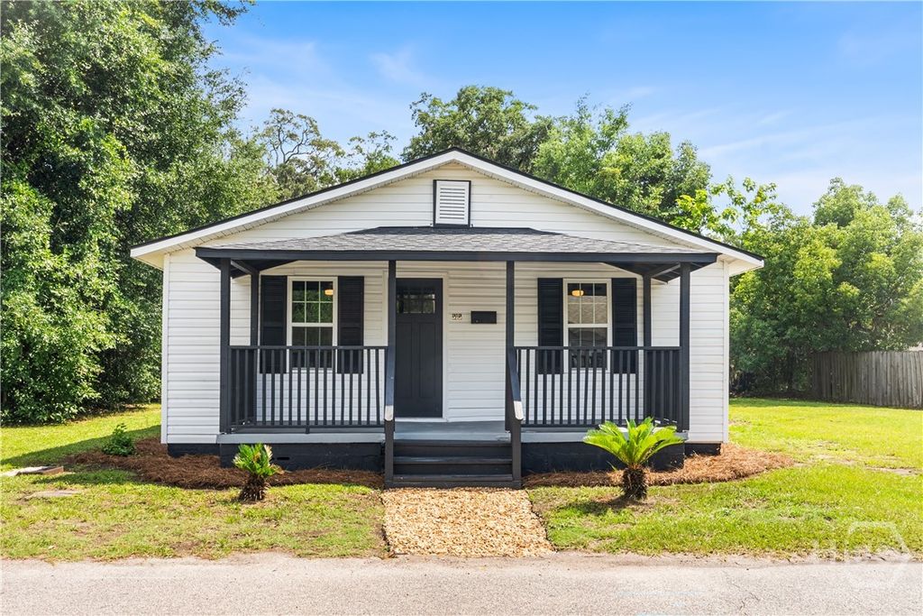 515 W 62nd Street, Savannah, GA 31405