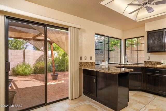 311 E Suntree Street, Oro Valley, AZ 85737