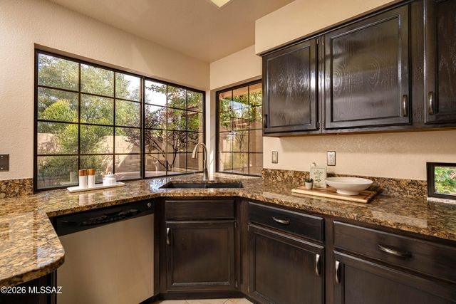 311 E Suntree Street, Oro Valley, AZ 85737