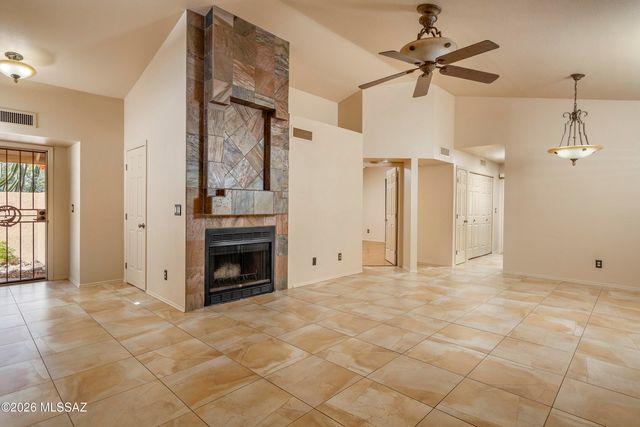 311 E Suntree Street, Oro Valley, AZ 85737