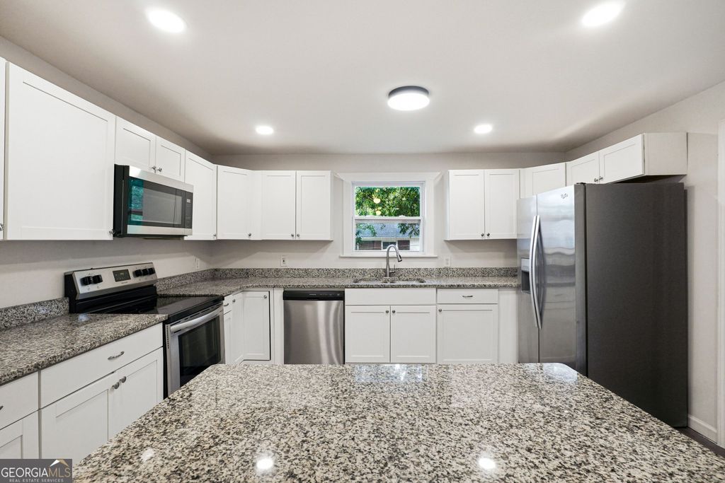 1233 Oakland Drive SW, Atlanta, GA 30310 — photo 2