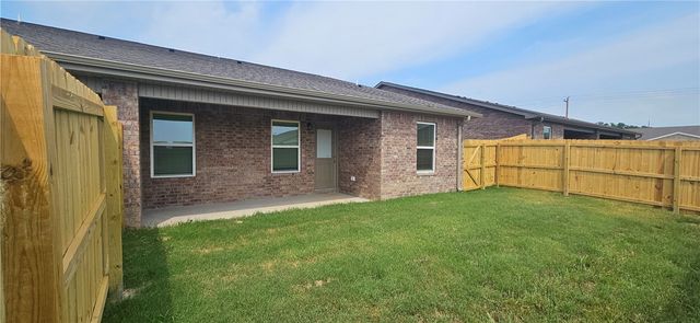 6808 NW Toby Street, Highfill, AR 72712