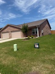 6808 NW Toby Street, Highfill, AR 72712