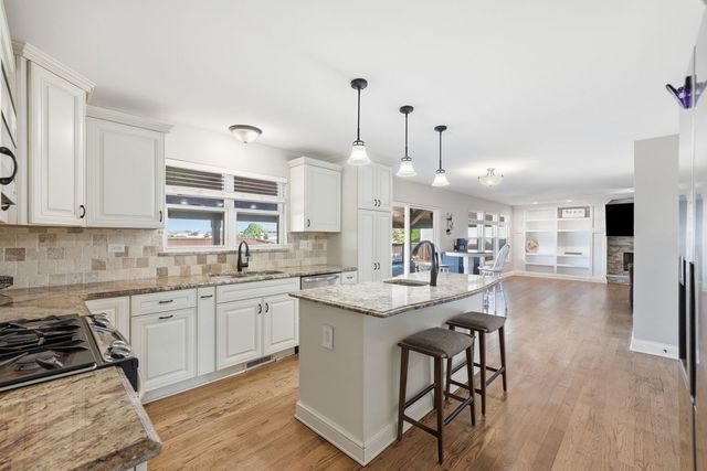 26326 W Silver Stream Drive, Channahon, IL 60410