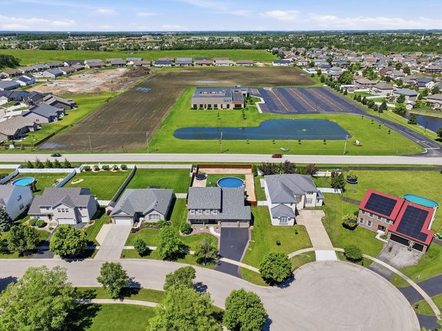 26326 W Silver Stream Drive, Channahon, IL 60410