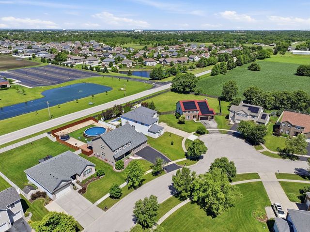 26326 W Silver Stream Drive, Channahon, IL 60410