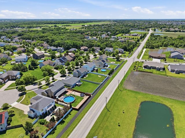 26326 W Silver Stream Drive, Channahon, IL 60410