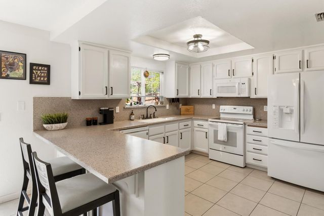 7428 Ranch Ave, Citrus Heights, CA 95610