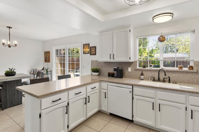 7428 Ranch Ave, Citrus Heights, CA 95610