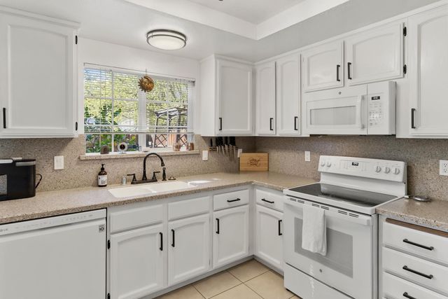 7428 Ranch Ave, Citrus Heights, CA 95610