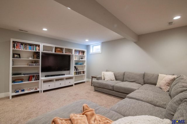 5844 S 91st Street, Lincoln, NE 68526