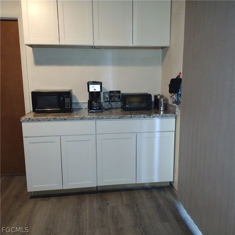 1211 Pondella CIR, North Fort Myers, FL 33903