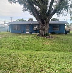 1211 Pondella CIR, North Fort Myers, FL 33903