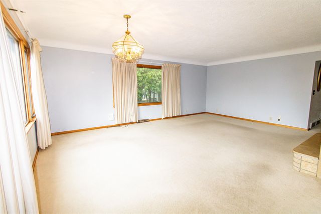 1126 Rachael Street, Waterloo, IA 50701