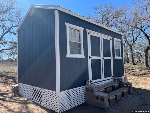 3086 County Road 442, Stockdale, TX 78160