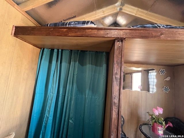 3086 County Road 442, Stockdale, TX 78160