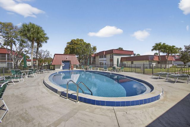 12022 W Greenway Drive 201, Royal Palm Beach, FL 33411