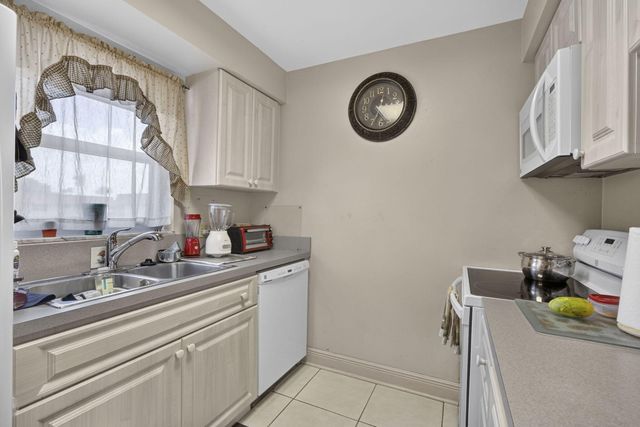 12022 W Greenway Drive 201, Royal Palm Beach, FL 33411