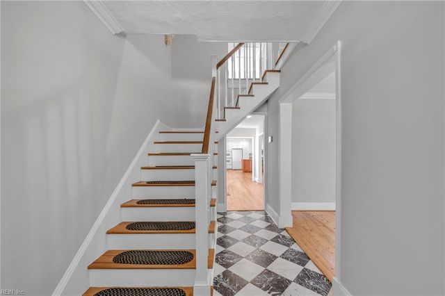 329 Center ST, Hampton, VA 23669