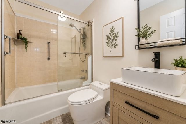 53 Harry Rd, Bridgewater Twp., NJ 08807