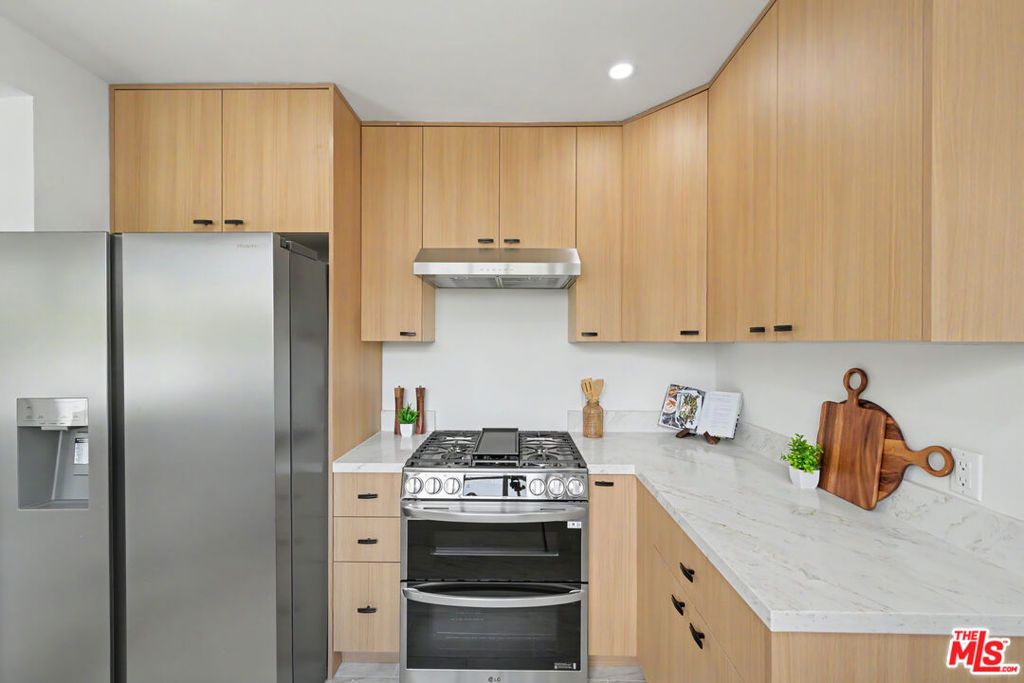 Image 11 of property listing at 5119 Enfield Avenue, Encino, CA 91316