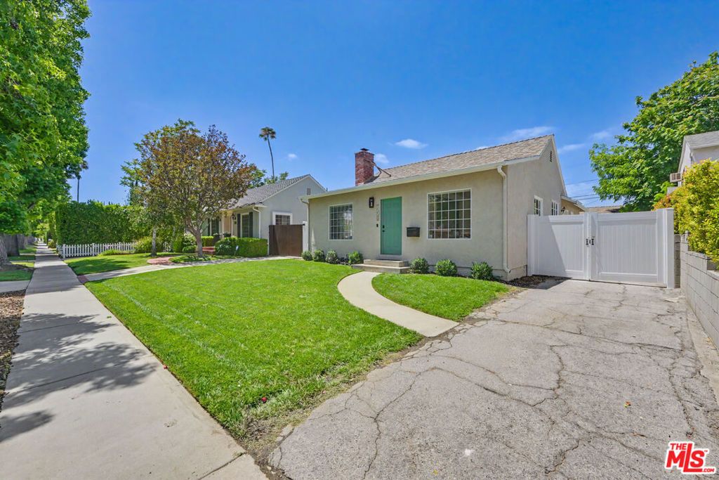 Image 33 of property listing at 5119 Enfield Avenue, Encino, CA 91316