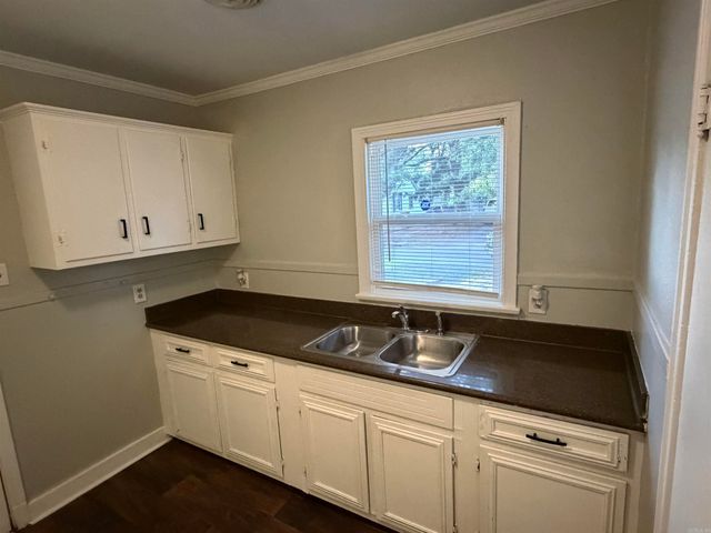 608 W 23rd Ave, Pine Bluff, AR 71603