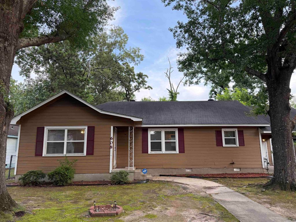 608 W 23rd Ave, Pine Bluff, AR 71603