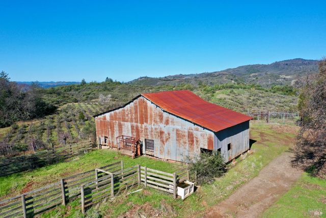 32400 Pine Mountain Rd, Cloverdale, CA 95425