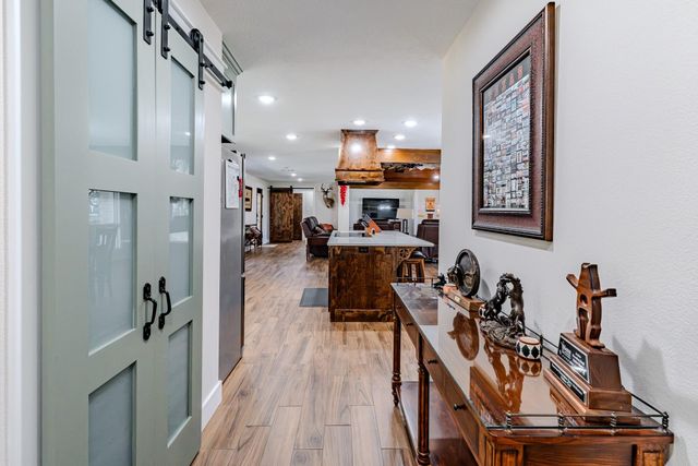 12570 FM 530, Hallettsville, TX 77964