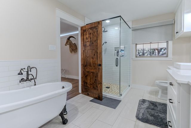 12570 FM 530, Hallettsville, TX 77964