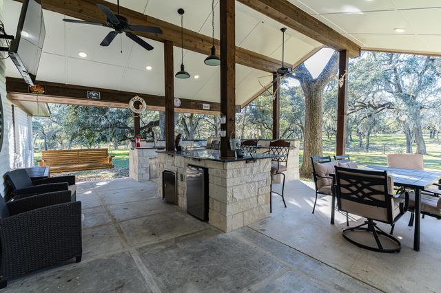 12570 FM 530, Hallettsville, TX 77964