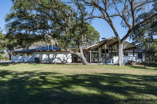 12570 FM 530, Hallettsville, TX 77964