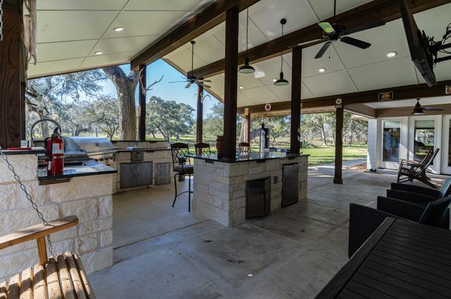 12570 FM 530, Hallettsville, TX 77964